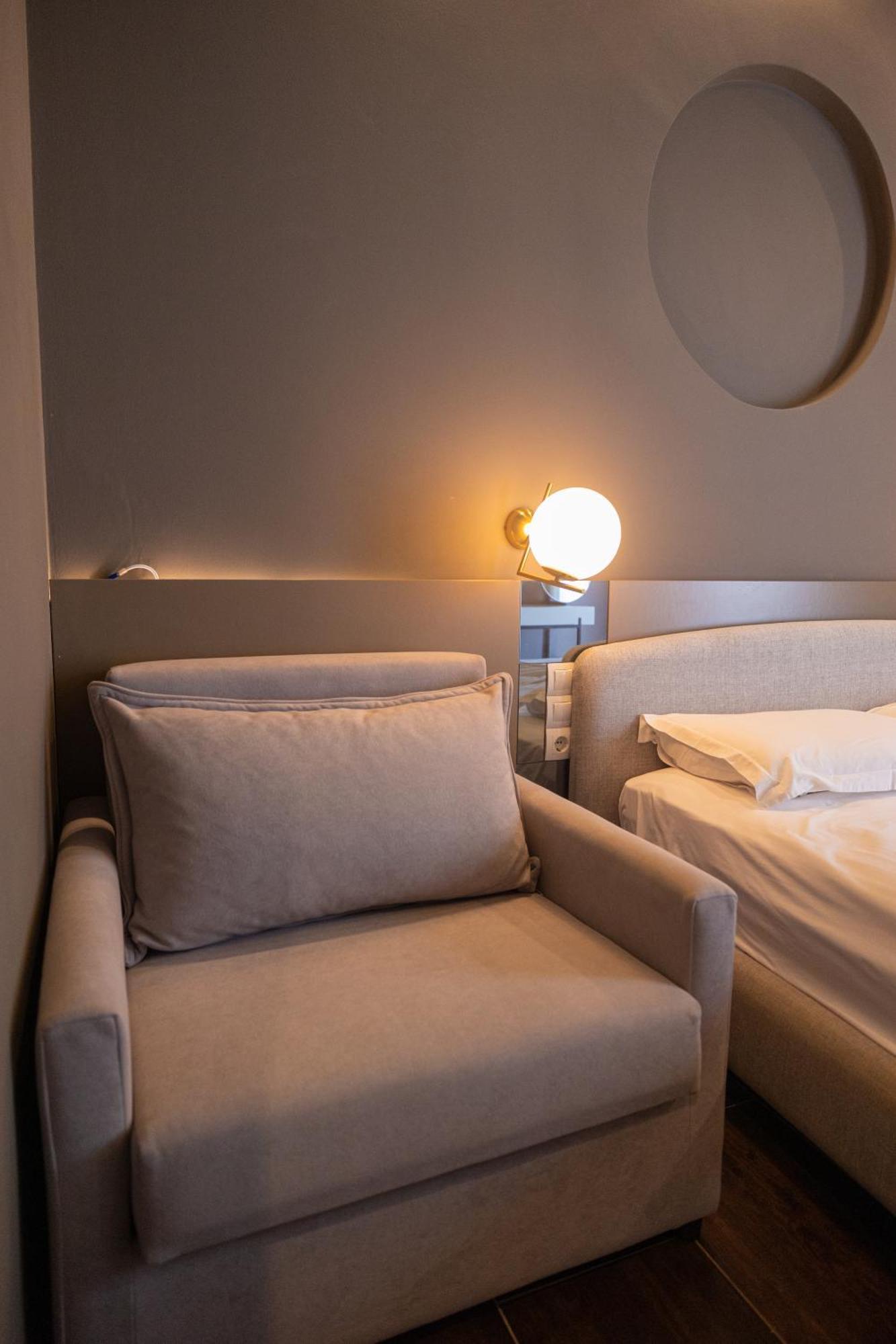 Royal Blue Hotel Dhërmi Eksteriør billede