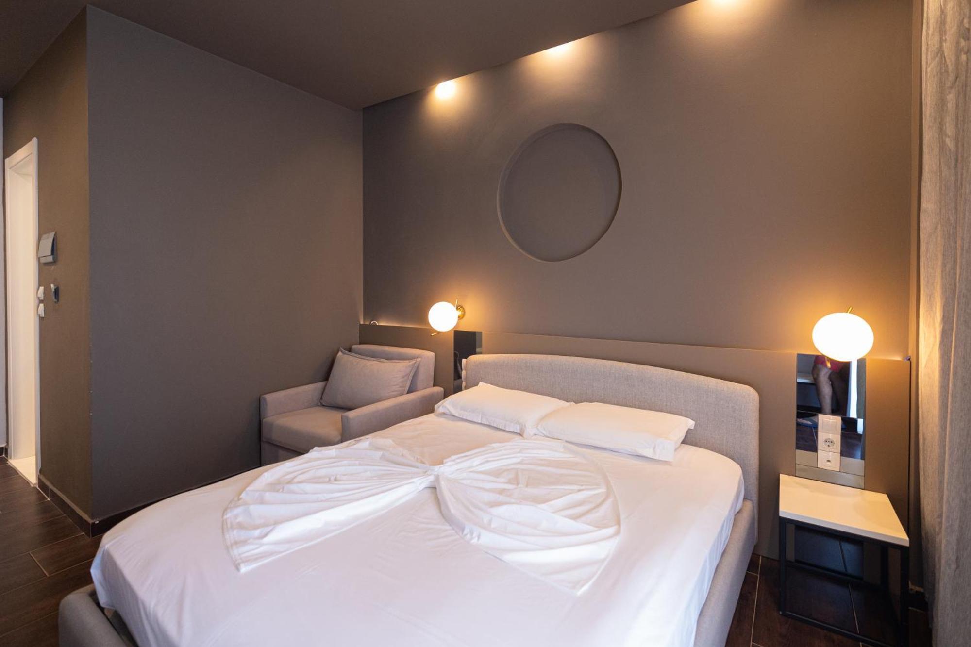Royal Blue Hotel Dhërmi Eksteriør billede